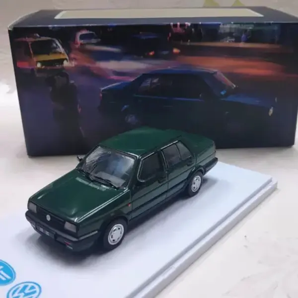 1:43 Scale Jetta Classic Diecast Model Car - Image 4