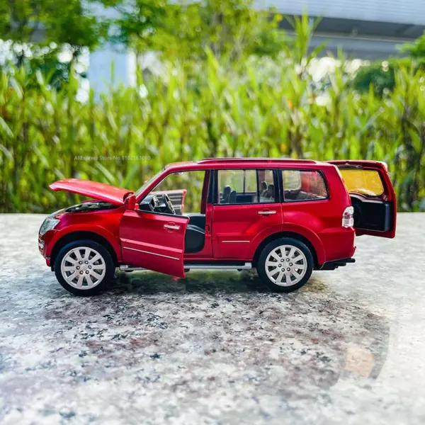 Mitsubishi Pajero 1:32 Alloy Toy Car Model - Image 5