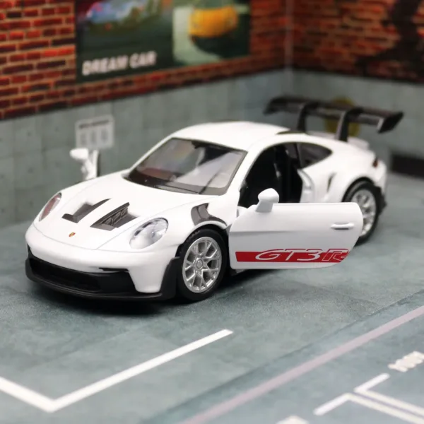 1/36 Porsche 911 GT3 RS Diecast Model Car - Image 2