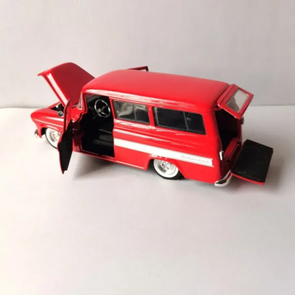 1957 Suburban 1/24 Scale Diecast Model Car - Image 4