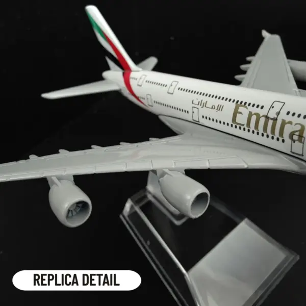 1:400 Metal Aircraft Model Emirates Airlines A380 - Image 4