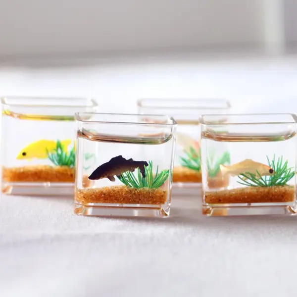 Miniature Glass Fish Tank for Dollhouse - Image 5