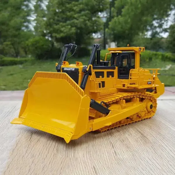 Shantui SD90-C5 Diecast Bulldozer Model 1:43 - Image 7