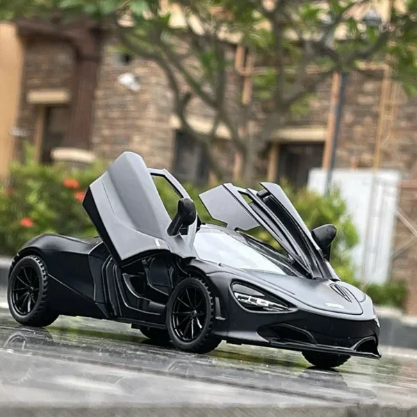 1:32 McLaren 720S Spider Diecast Model Car - Image 3