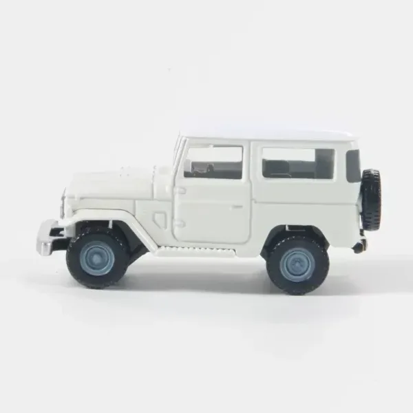 Toyota Land Cruiser Diecast Model Toy Car - Image 4