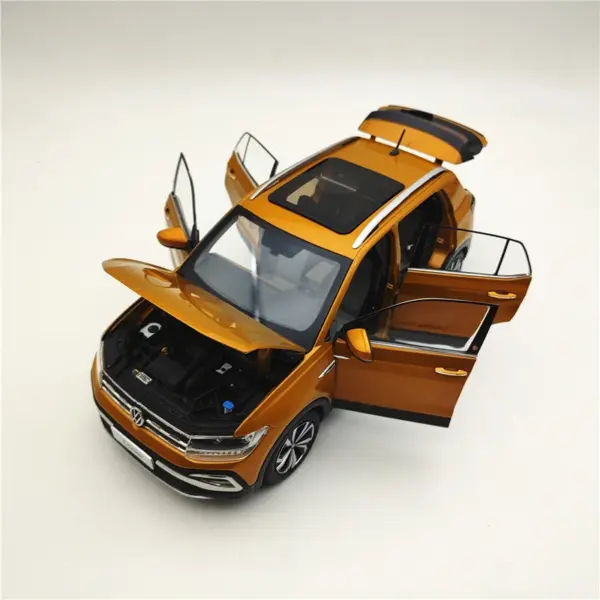 1:18 Scale T-CROSS Diecast SUV Model Car - Image 5