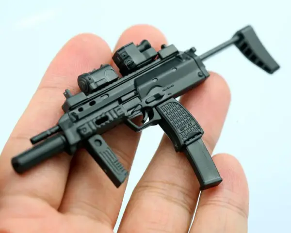 1:6 Scale MP7 Submachine Gun Model Toy - Image 2