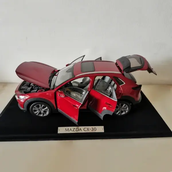 1:18 Scale Mazda CX-30 Diecast Model Car - Image 5