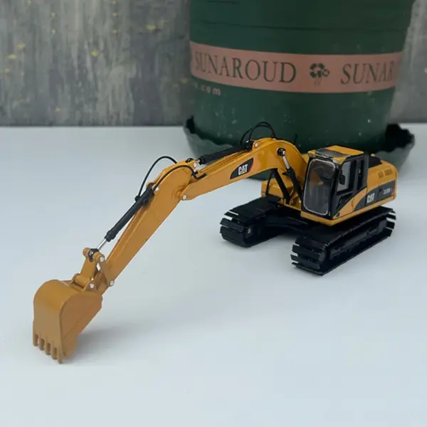 1/50 Scale CAT 320D L Excavator Model - Image 2