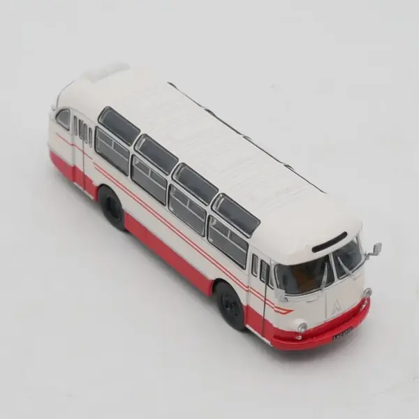 1:72 Scale LAZ 695E Soviet Bus Model Diecast - Image 3