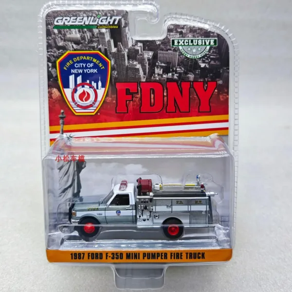 1:64 Diecast 1987 Ford F-350 Fire Engine - Image 6