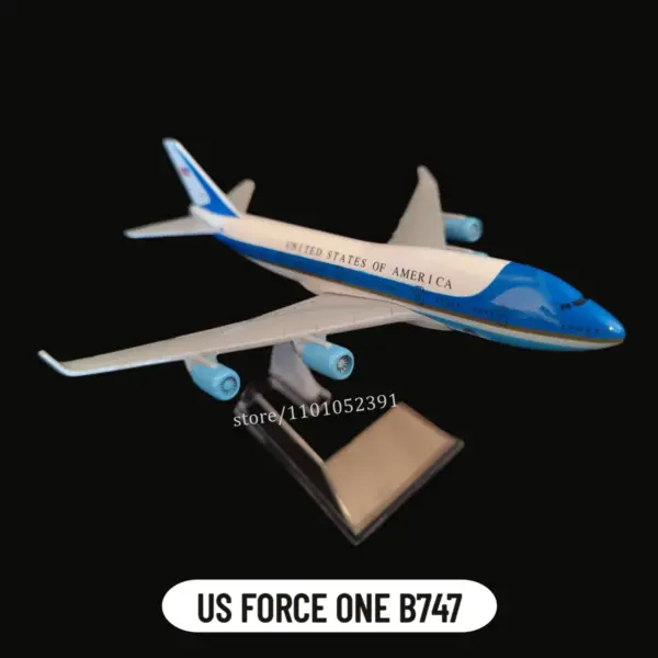 1:400 Scale Metal B777 Aircraft Model - Image 12