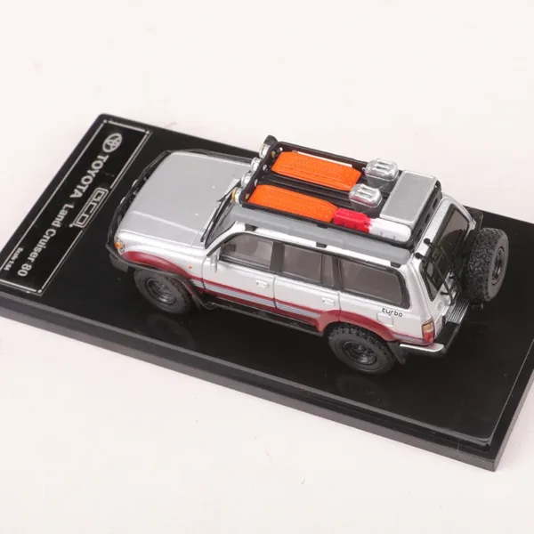 1:64 Toyota Land Cruiser LC80 Diecast Model Car - Image 3