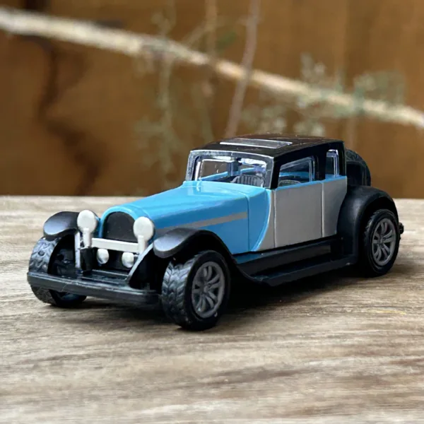 1:43 Vintage Alloy Diecast Car Model - Image 4