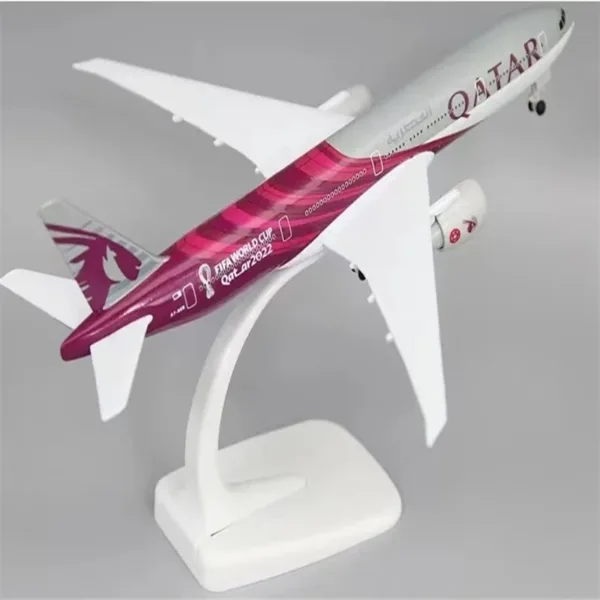 Qatar Airways Boeing 777 Diecast Model 20cm - Image 2