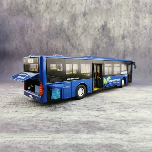 1:42 Scale WG6120BEVHM Alloy Bus Model - Image 2