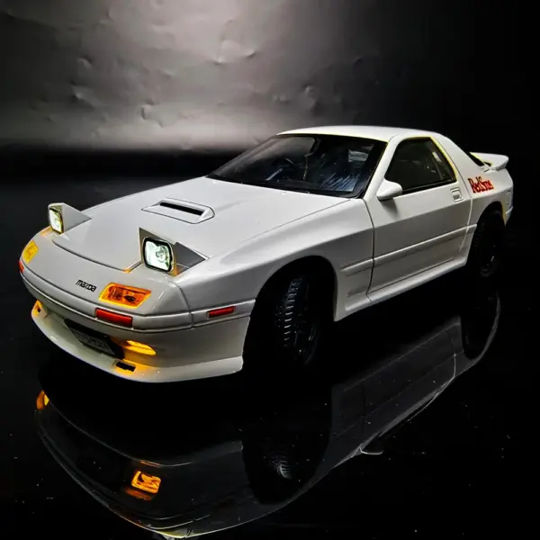 1:24 Mazda RX-7 Alloy Model Car Toy - Image 3