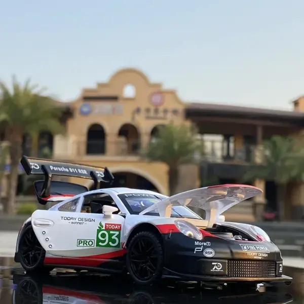 1:32 Diecast Porsche 911 GT3 RSR Model - Image 5