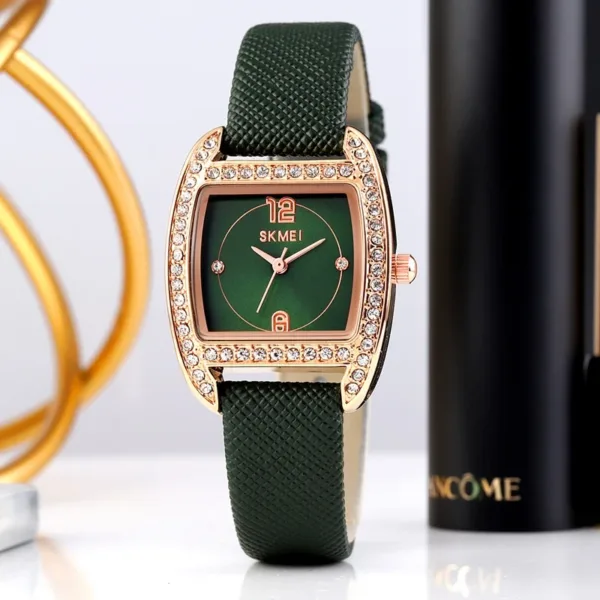 Women’s Quartz Fashion Watch with Green Dial - Image 2