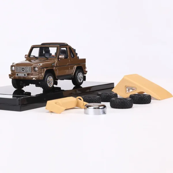 GCD 1:64 G500 Cabrio Alloy Model Car - Image 9