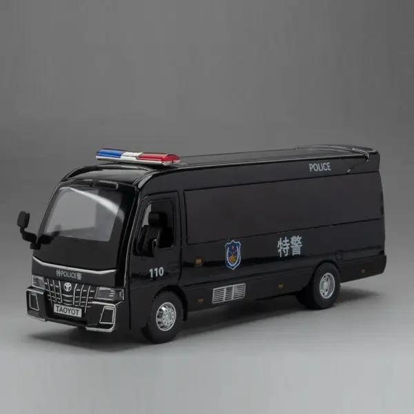 1:32 Scale Diecast Police Car Model Toy - Image 7