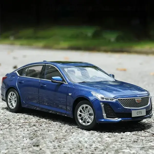 1:18 Scale Diecast Cadillac CT5 Model Car - Image 3