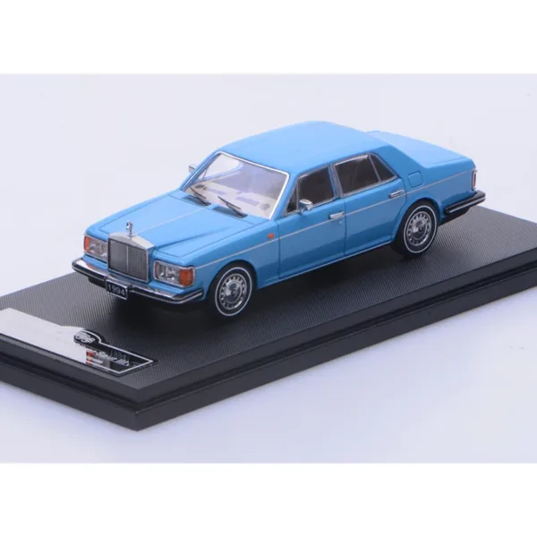 GFCC 1:64 Scale Silver Spur III Model Car - Image 8