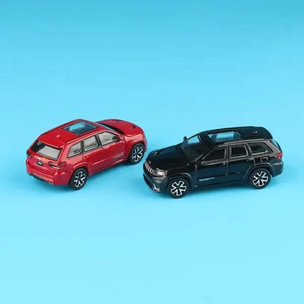 1:64 Grand Cherokee Trackhawk Alloy Model Car - Image 2