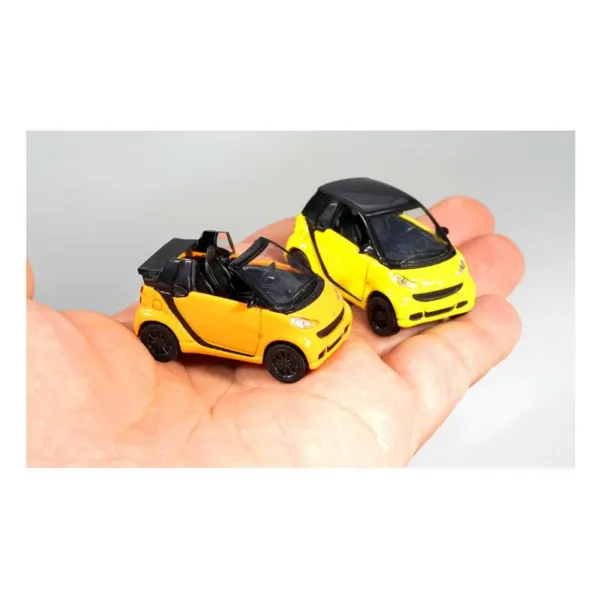 1:64 Scale Alloy Car Model Random Colors - Image 4