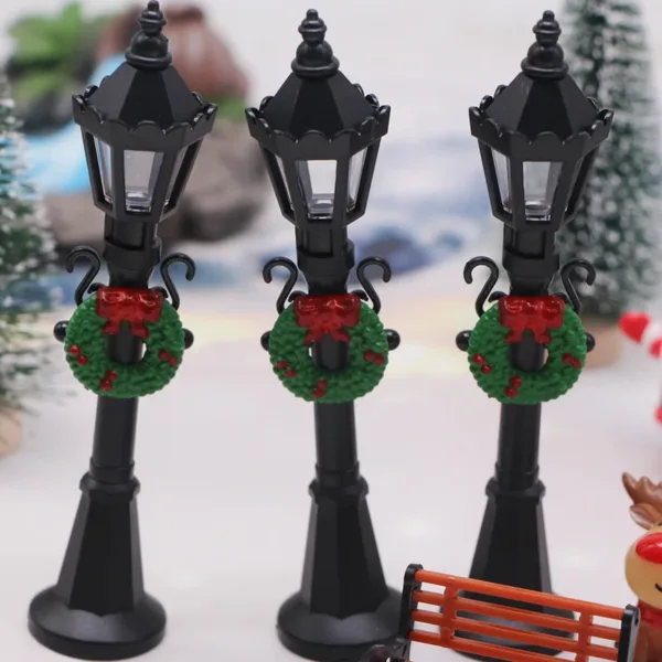 1:12 Dollhouse Christmas Street Lamp Ornament - Image 2