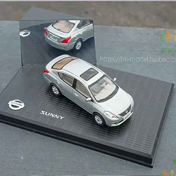 1:43 Scale Nissan Sunny Diecast Car Model - Image 5