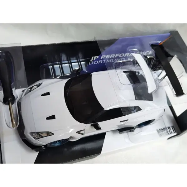 1:18 NISSAN GTR Diecast Model Car Collectible - Image 4