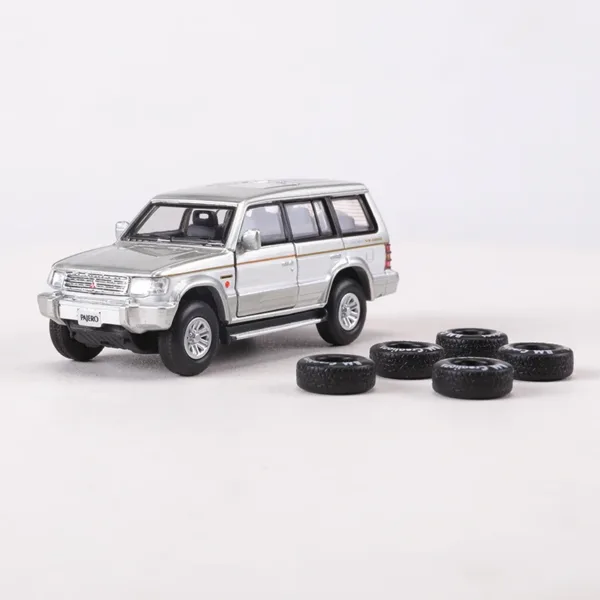 Diecast 1:64 Metal Pajero Super Exceed Model - Image 7