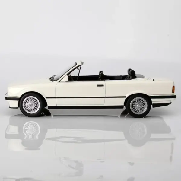 1:18 Scale BMW 325i 1991 Diecast Model Car - Image 2