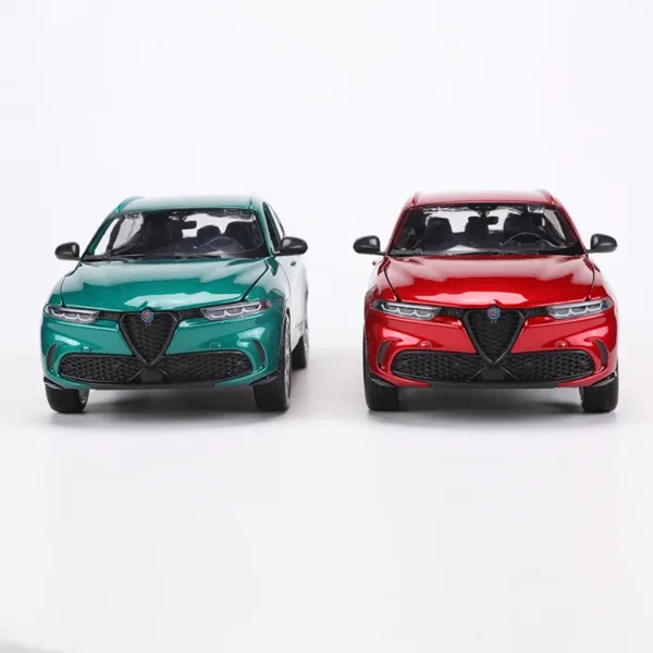 Burago 1:24 Scale Alfa Romeo Tonale Model - Image 5