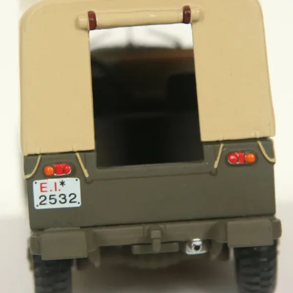 1/43 Scale Alfa Romeo Carabinieri Jeep Model - Image 4