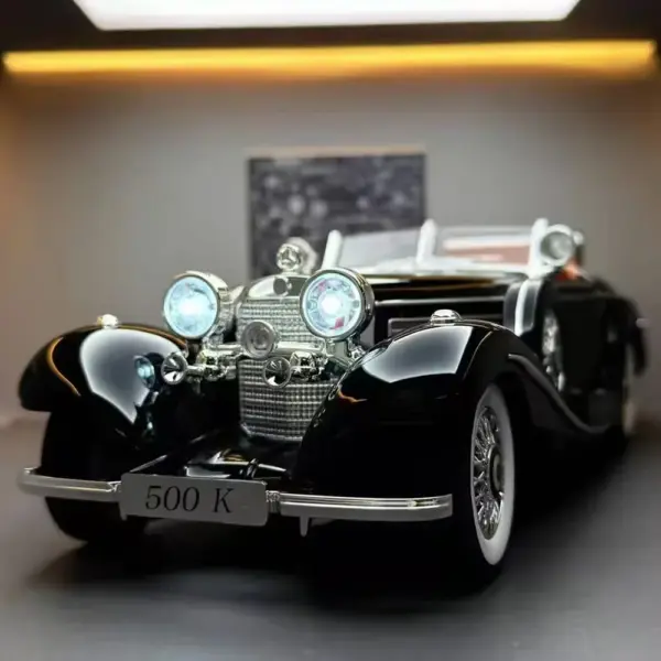 1:18 Alloy Diecast Vintage Car Model with Sound