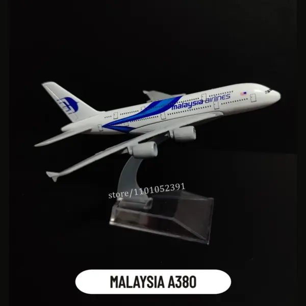 1:400 Metal Aircraft Model Emirates Airlines A380 - Image 13