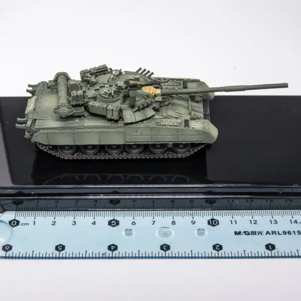 1:72 Scale T-80U Russian Battle Tank Model - Image 2