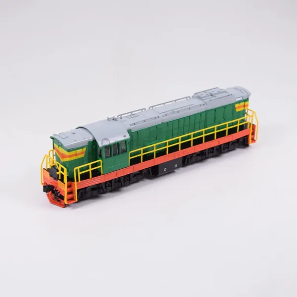 Soviet Union CHME3 Diesel Locomotive Model 1/87 - Image 3