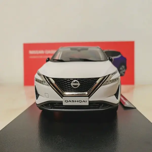 1:18 Scale Nissan Qashqai Diecast Model Car - Image 3