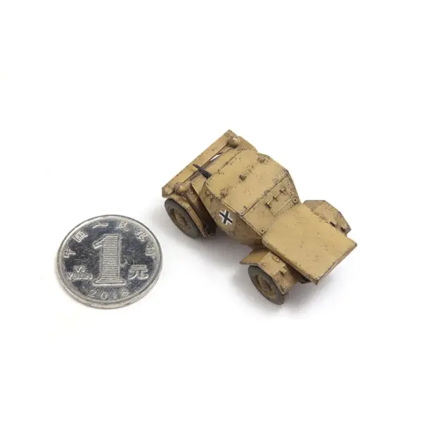 1:72 Scale Military Armored Vehicle Model - Image 2