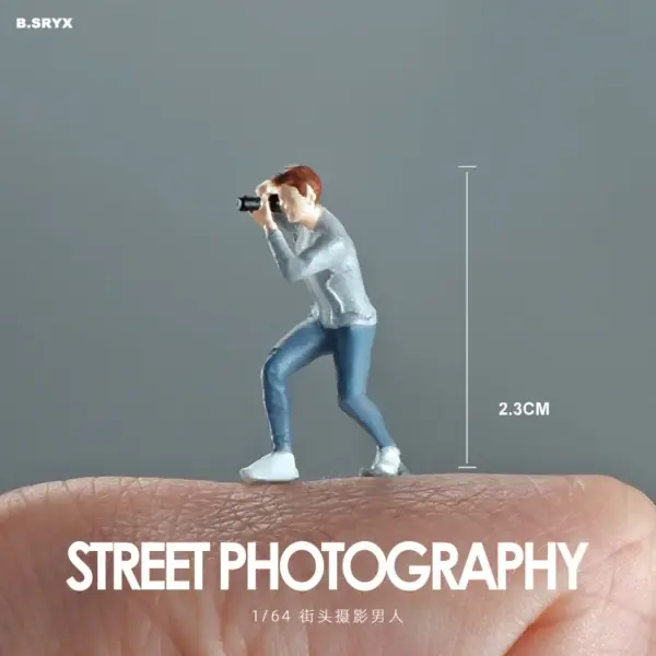 1/64 Scale Miniature Photographer Figurines - Image 8