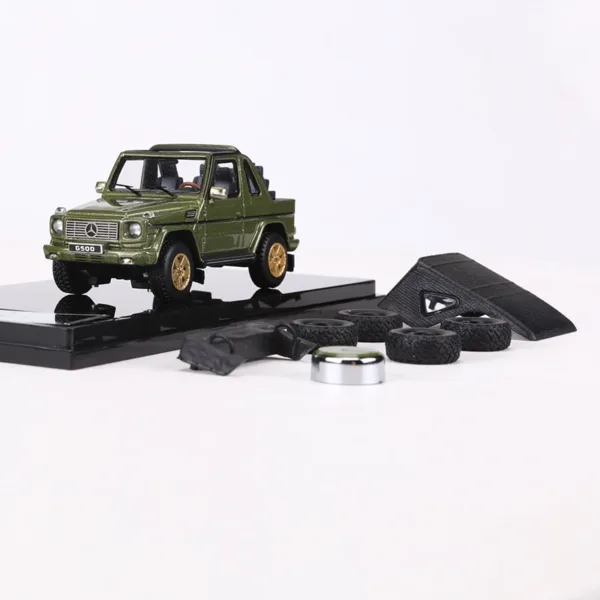 GCD 1:64 G500 Cabrio Alloy Model Car - Image 7