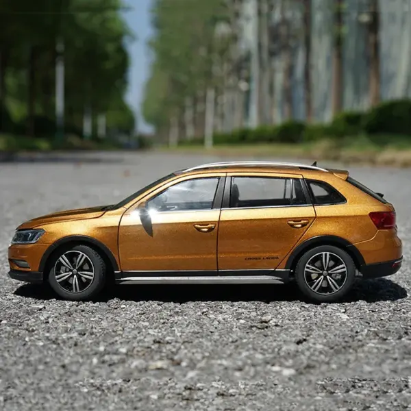 1:18 Scale Diecast Volkswagen Cross Lavida Model - Image 2