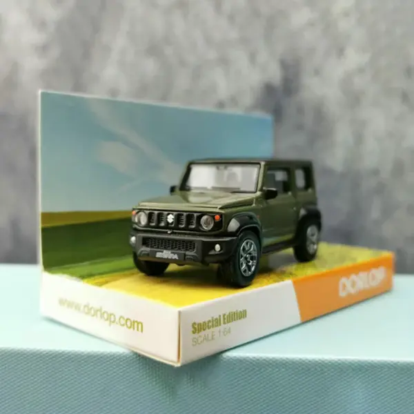 1:64 Scale Diecast Off-road Vehicle Model - Image 3