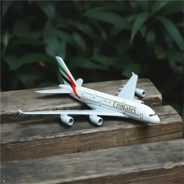 1:400 Metal Emirates A380 Diecast Model Plane - Image 2