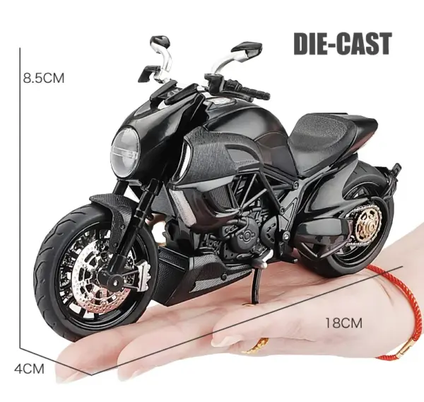 1:12 Ducati Diavel Carbon Red Model Motorcycle - Image 6