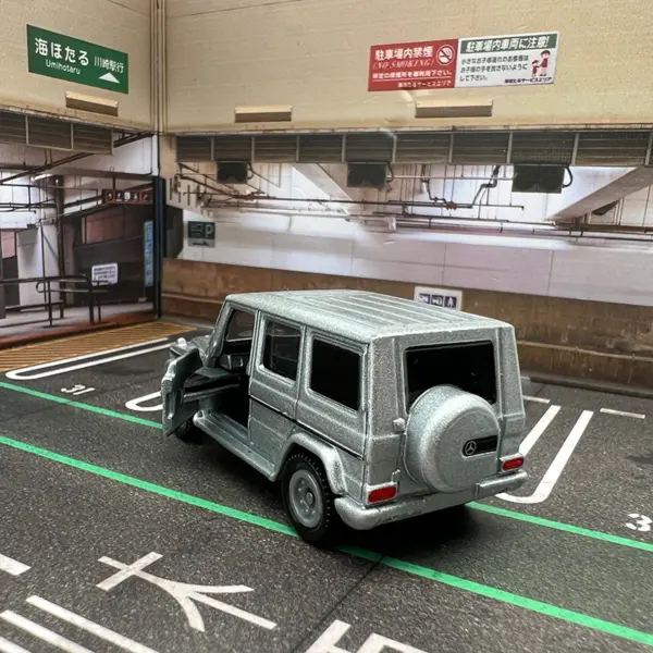 Mercedes-Benz G-Class G500 Diecast Model Car - Image 2