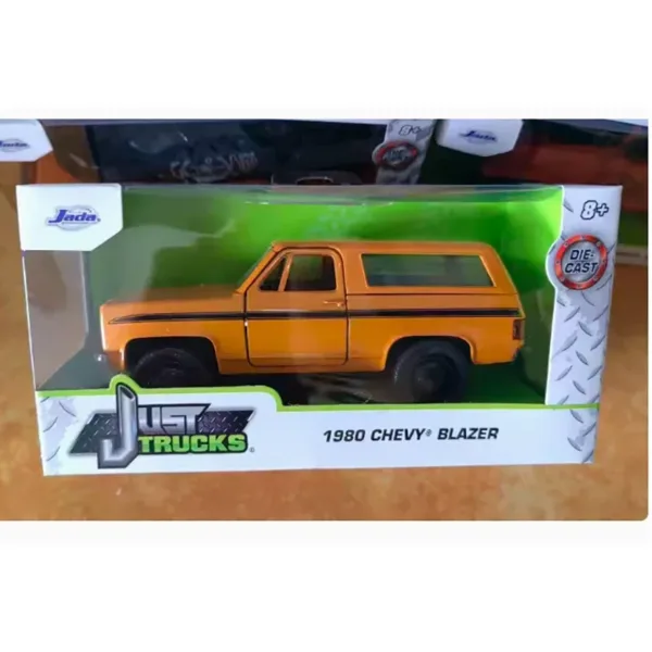 1:32 Diecast Alloy Car Model PRO-4X & Blazer - Image 2